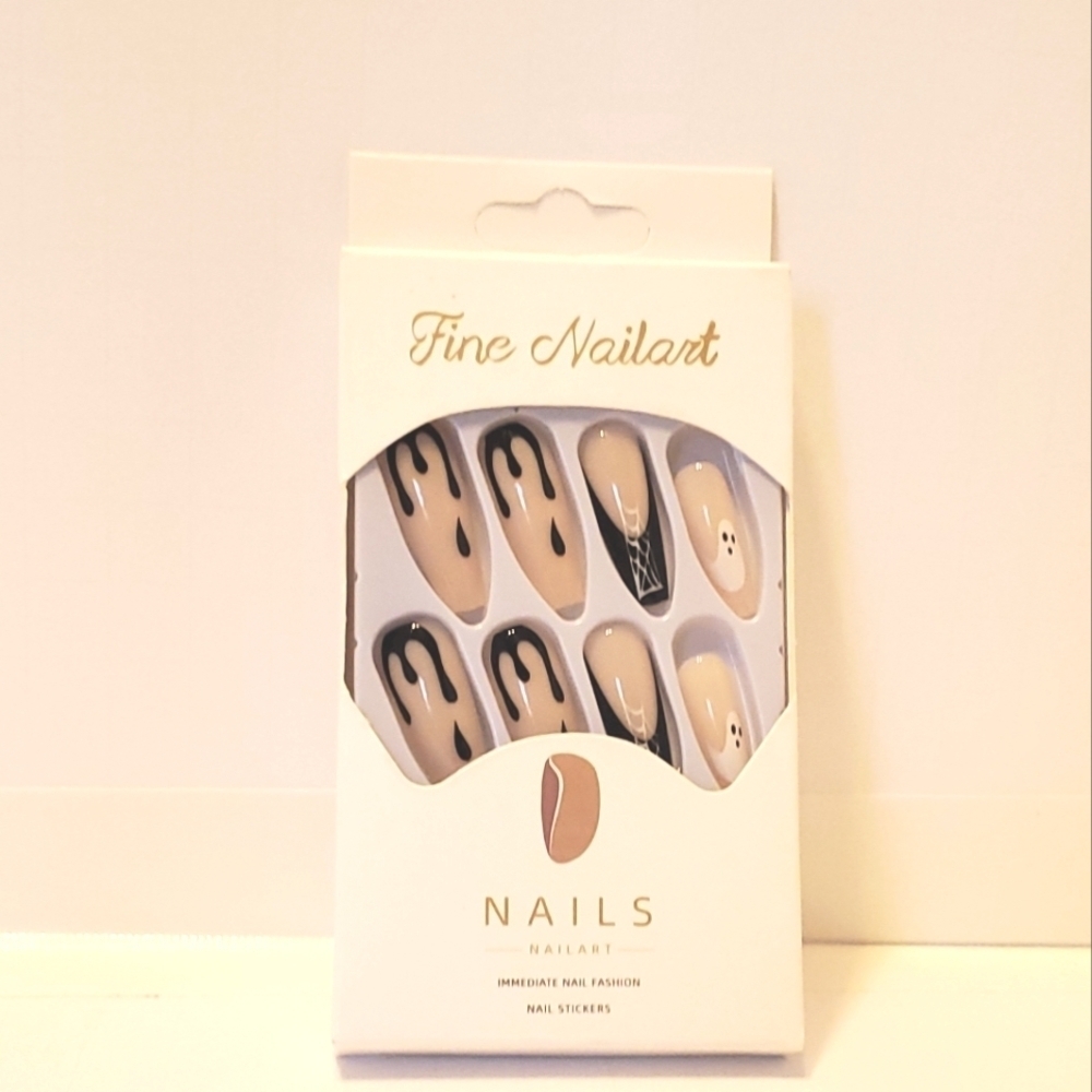 Nude Stilleto Coffin Halloween Press On Nails 24 Piece